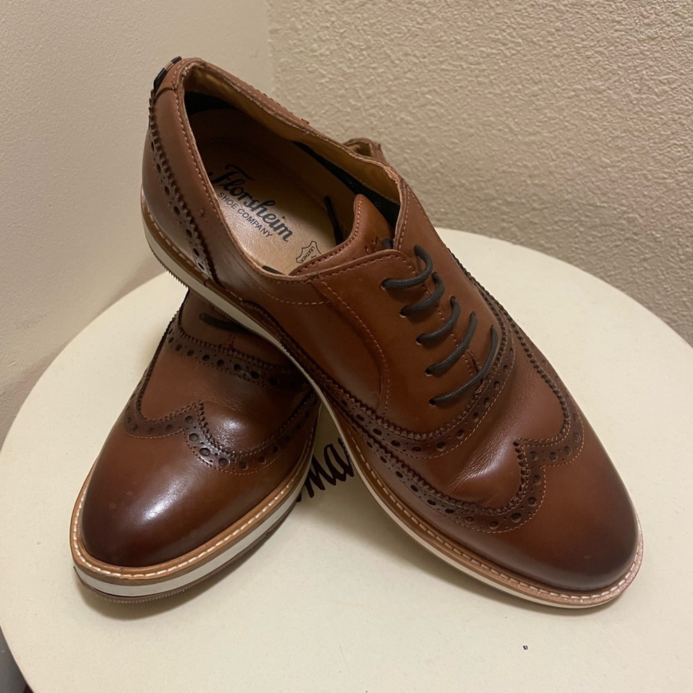 Florsheim Manhattan Wing Tip Oxford, Men size 10